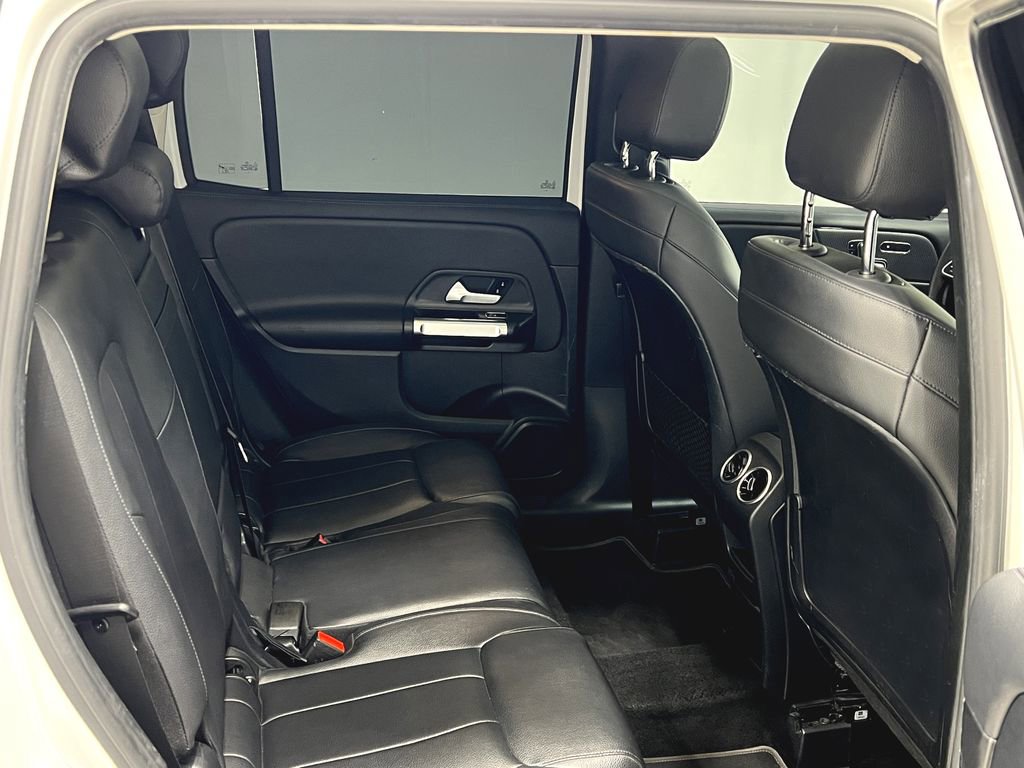 Used 2021 Mercedes-Benz GLB 250 4MATIC image 31