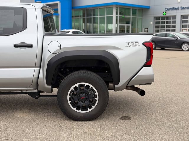 Used 2024 Toyota Tacoma TRD Off-Road AWD/4WD image 12
