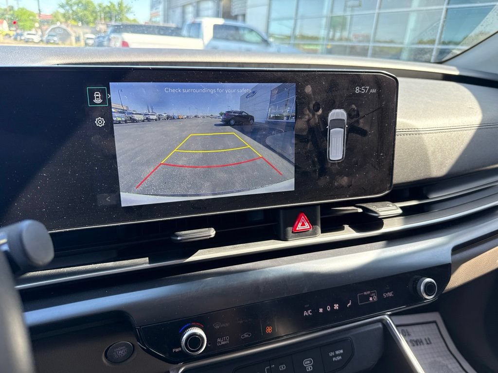 Used 2025 Kia Carnival FWD image 20