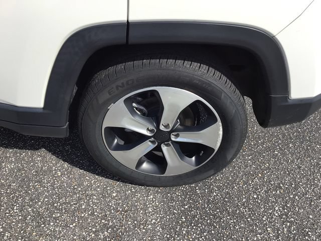 Used 2018 Jeep Compass Latitude w/ Popular Equipment Group FWD image 17