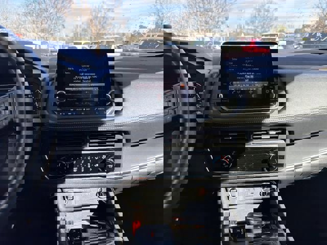 Used 2023 Nissan Rogue S image 12