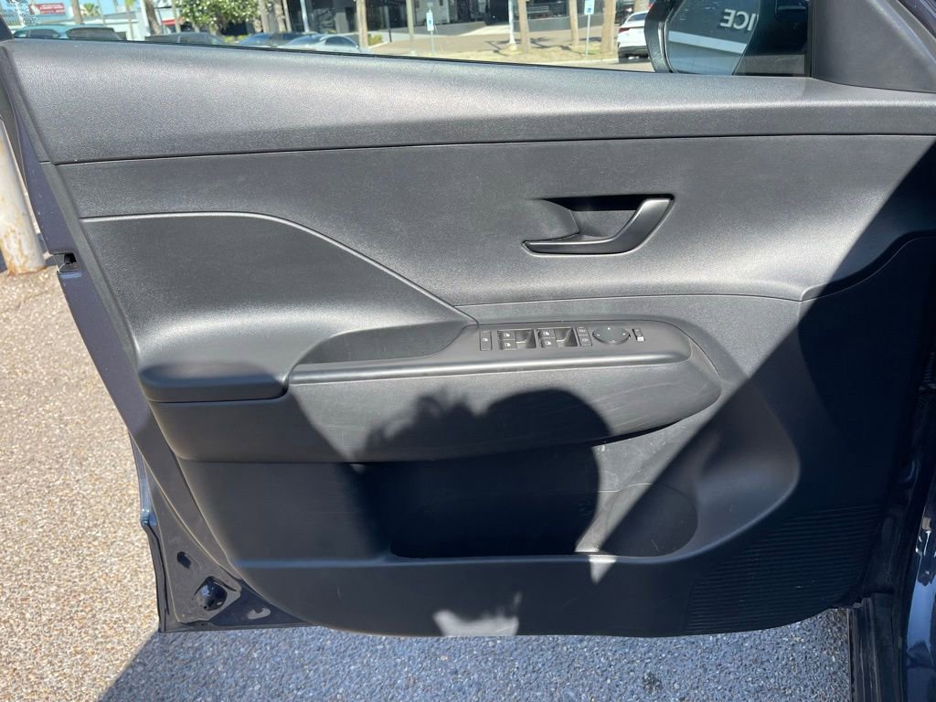 Used 2024 Hyundai Kona SEL image 13