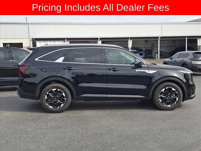 Certified 2025 Kia Sorento S w/ Panoramic Sunroof Package FWD image 2