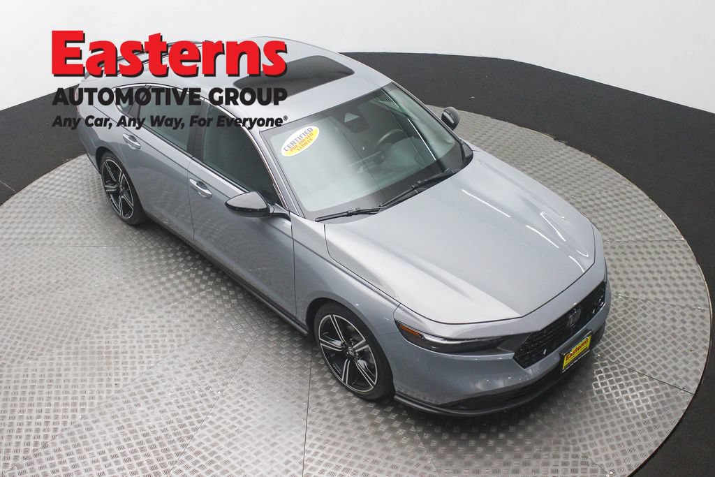 Used 2025 Honda Accord Sport image 3