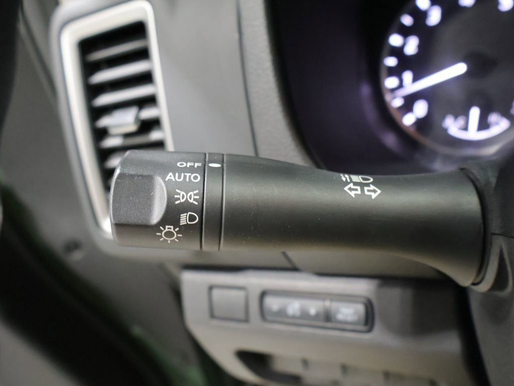 Used 2024 Nissan Frontier SV image 36