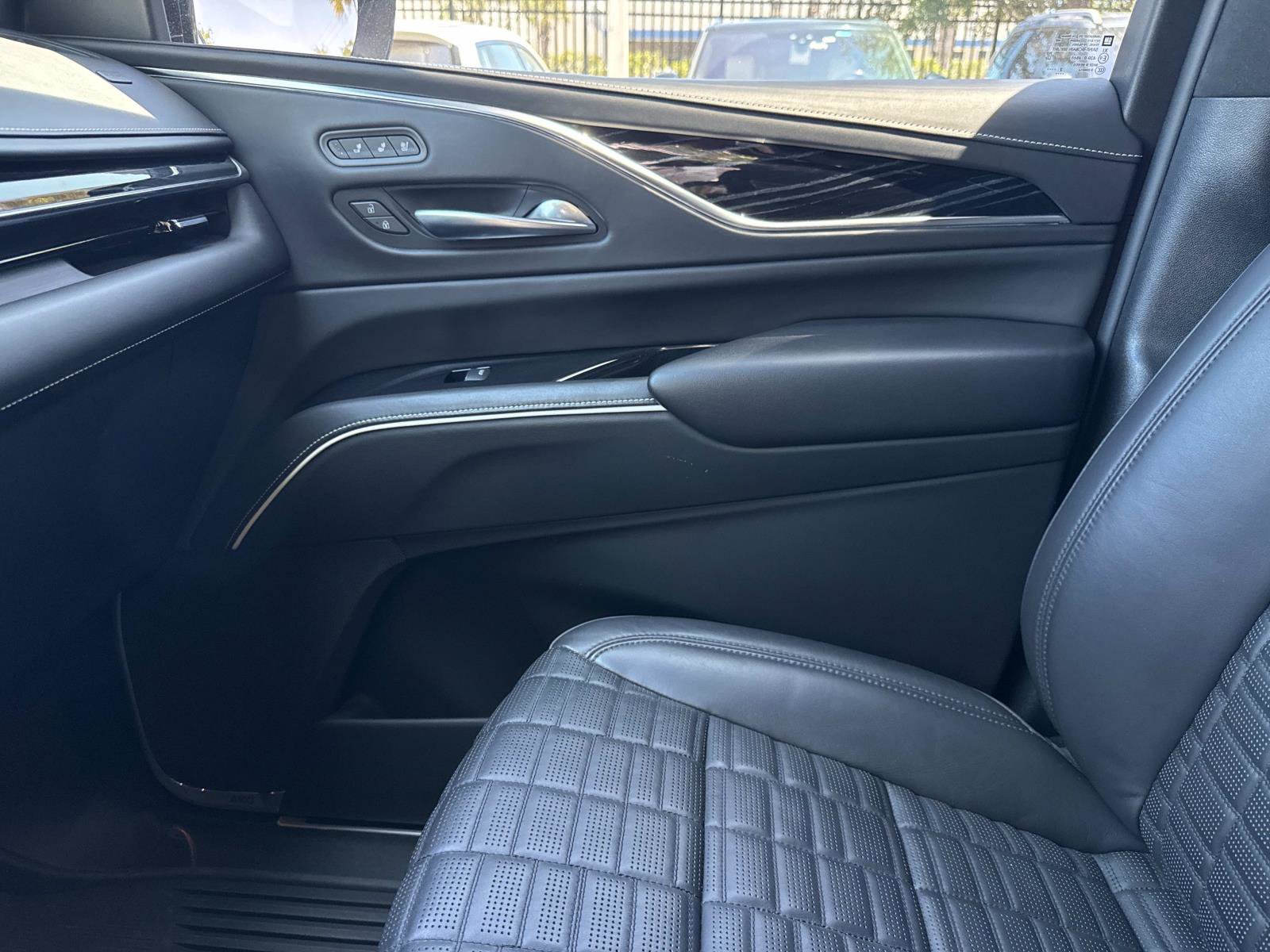 Used 2023 Cadillac Escalade ESV V AWD/4WD image 26