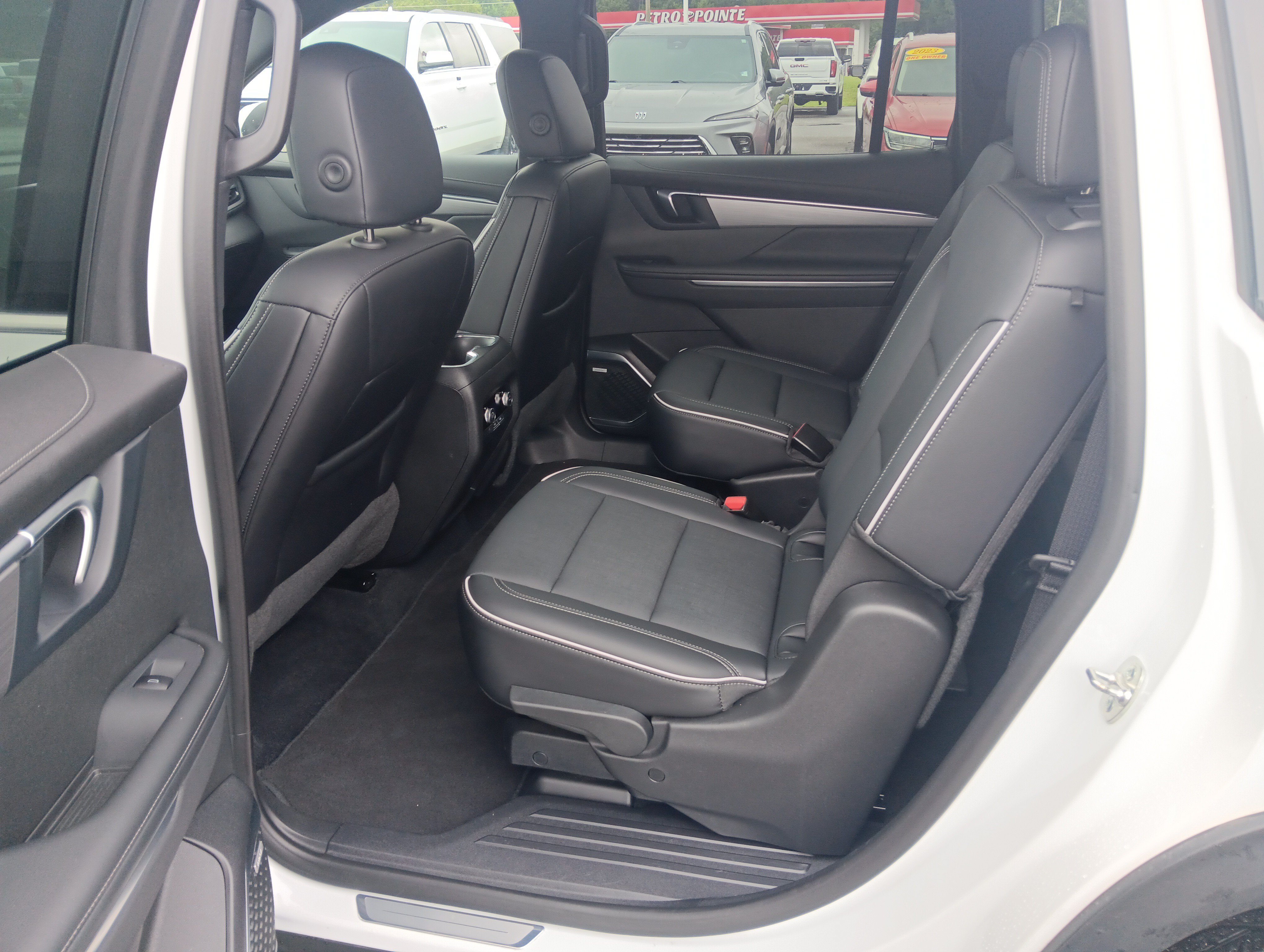 Used 2025 Buick Enclave Preferred FWD image 16