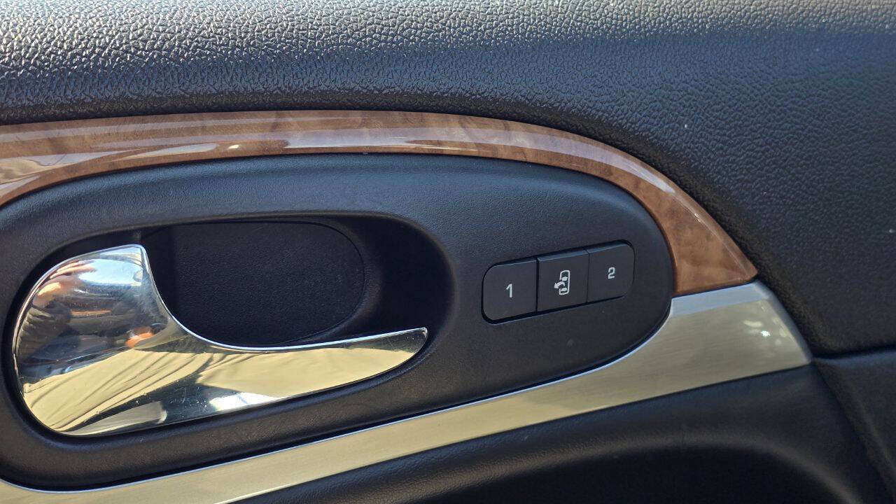 Used 2012 Buick Enclave Leather AWD/4WD image 31