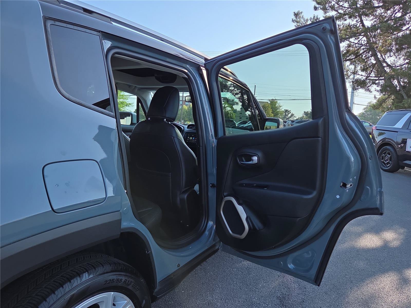 Used 2017 Jeep Renegade Limited AWD/4WD image 31