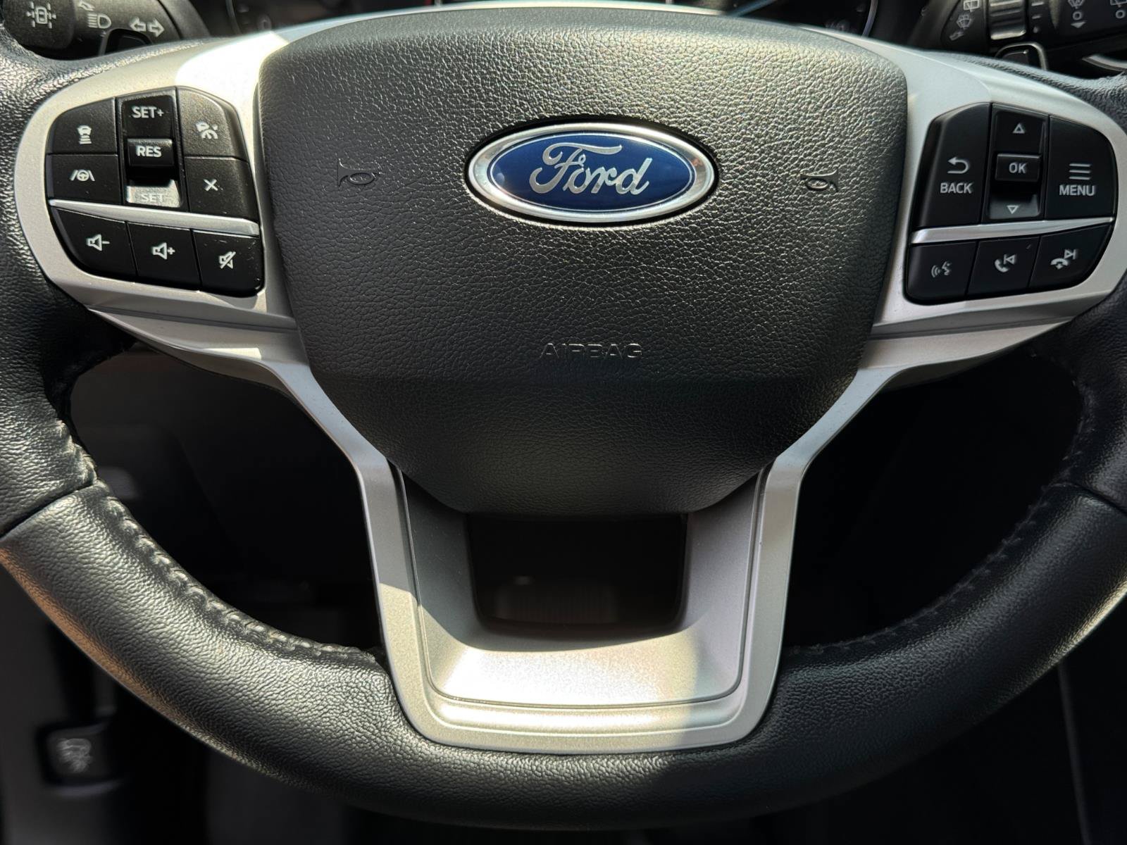 Used 2020 Ford Explorer Limited AWD/4WD image 19