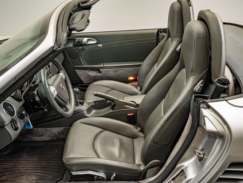 Used 2005 Porsche Boxster RWD image 5