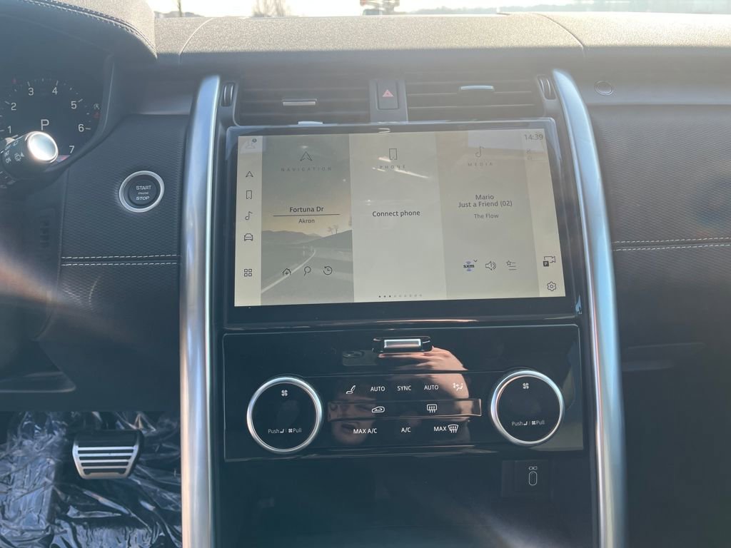 New 2026 Land Rover Discovery Limited Edition image 17