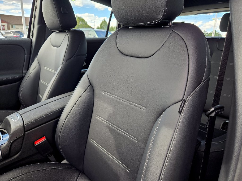 New 2026 Mercedes-Benz GLA 35 AMG 4MATIC image 16