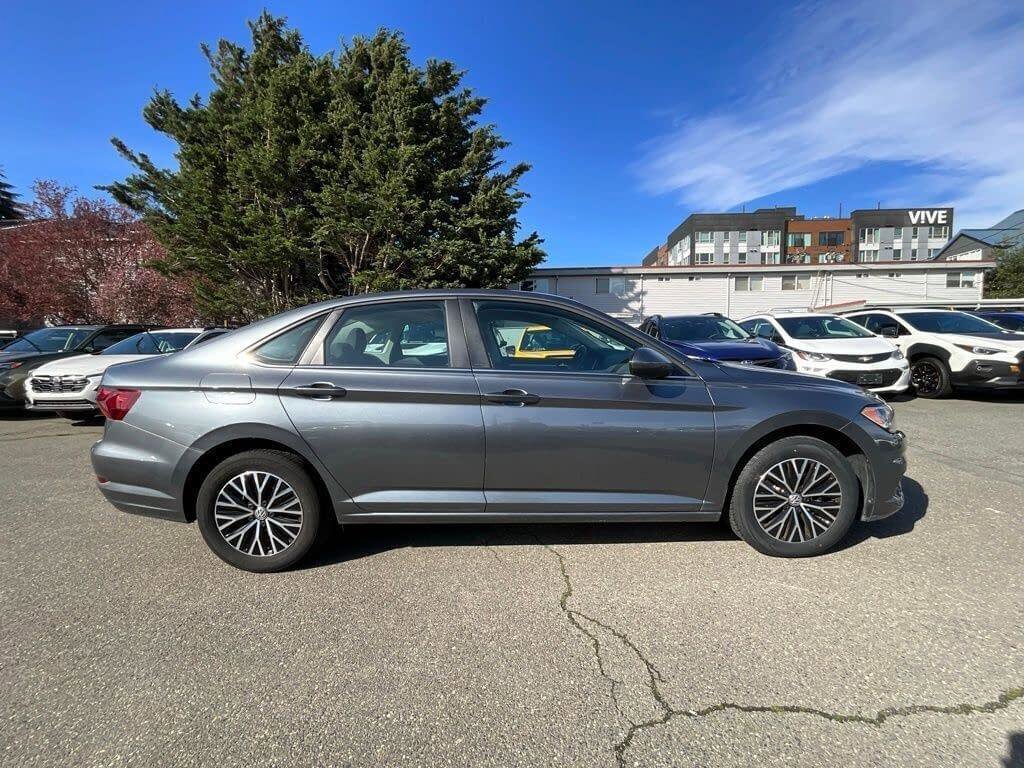 Used 2021 Volkswagen Jetta S image 9