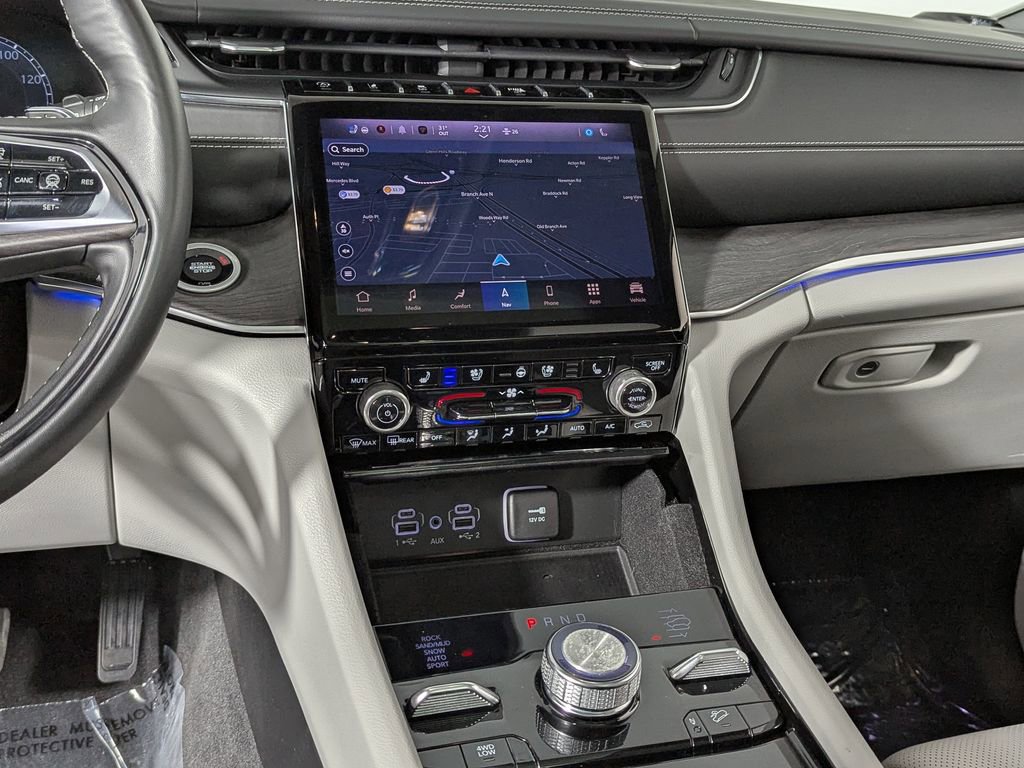 Used 2022 Jeep Grand Cherokee Overland w/ Adv Protech Group III image 41