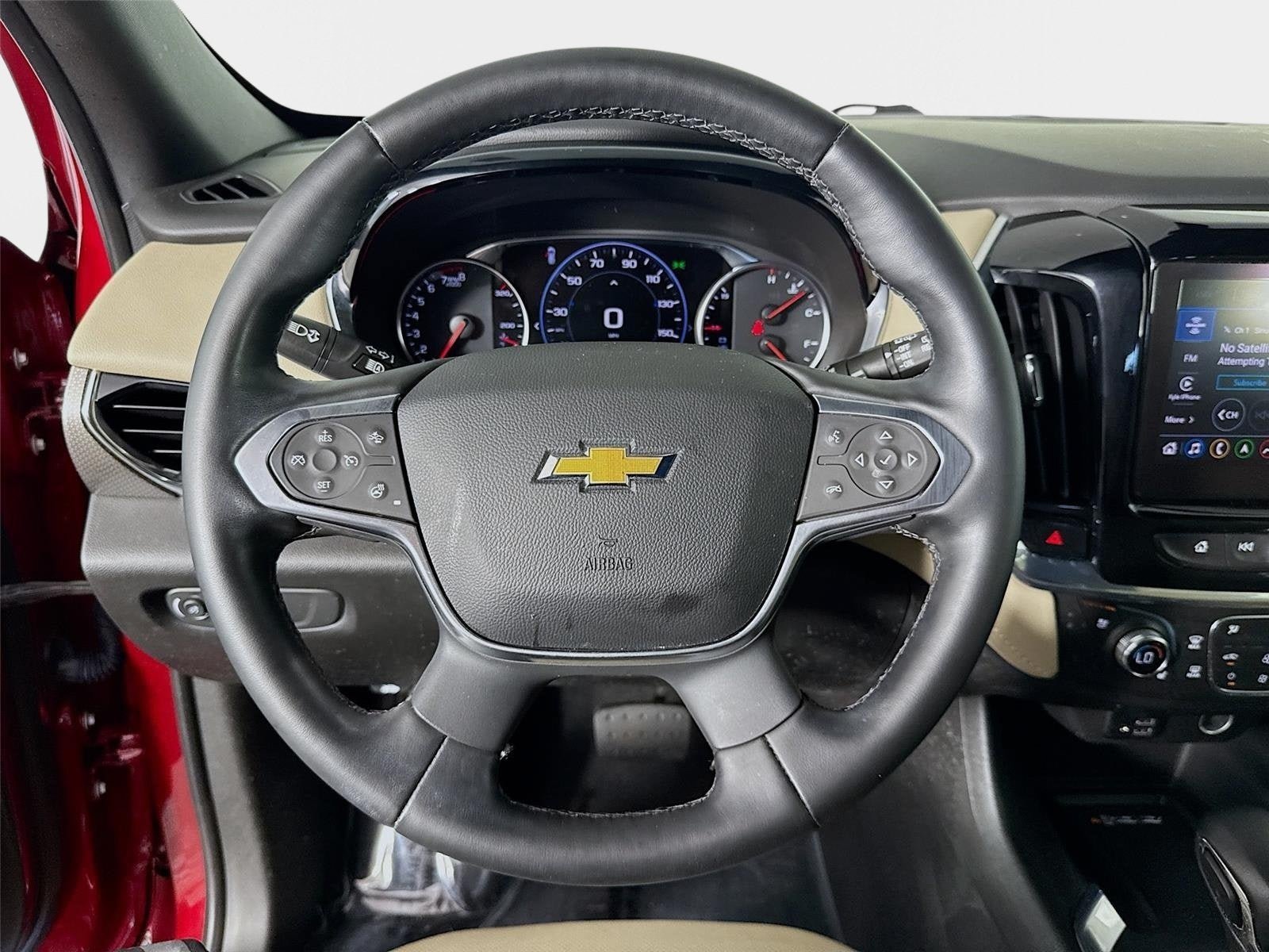 Used 2023 Chevrolet Traverse Premier FWD image 13