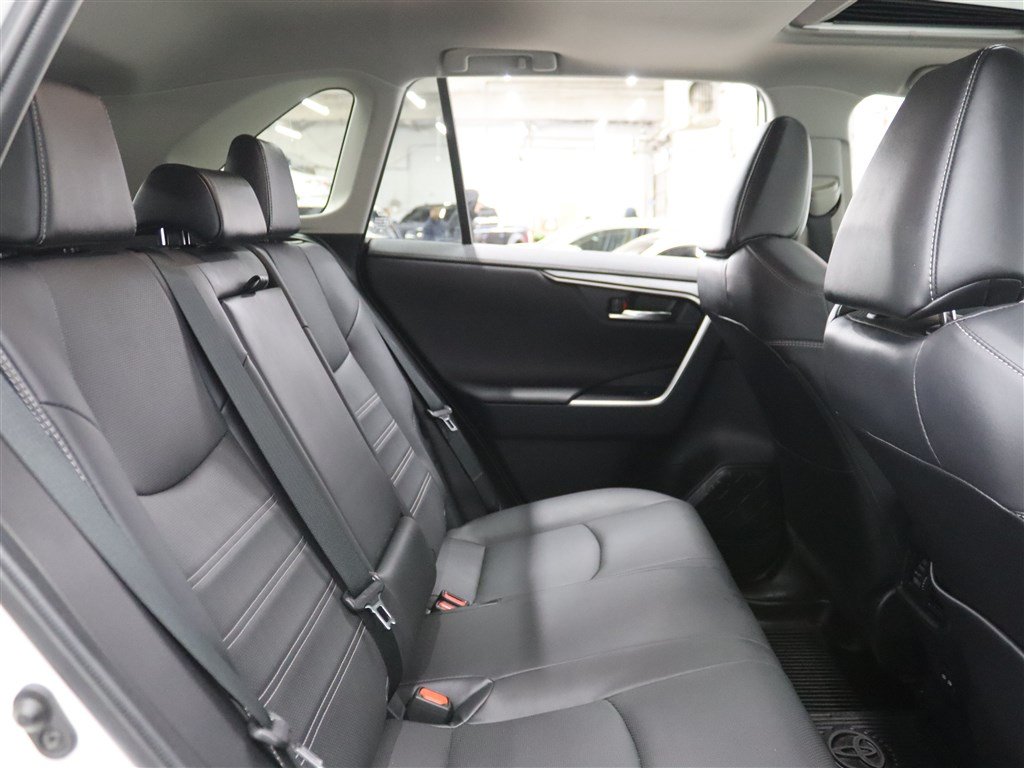 Used 2022 Toyota RAV4 Limited AWD/4WD image 16