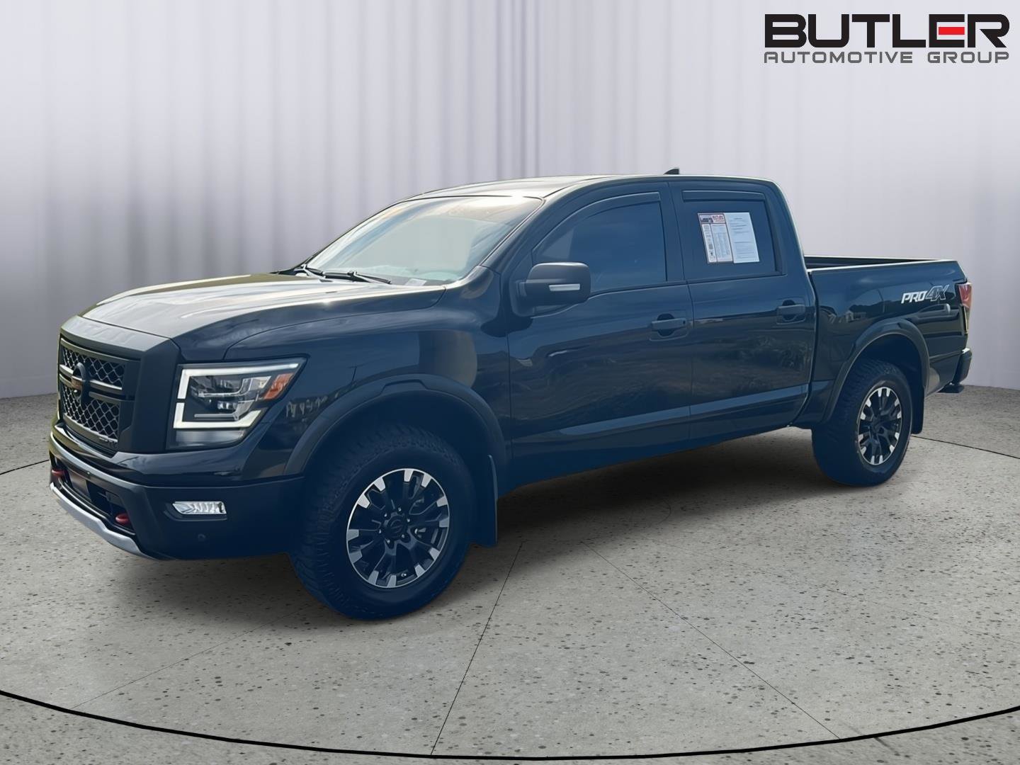Used 2022 Nissan Titan PRO-4X w/ Pro-4x Convenience Package image 1