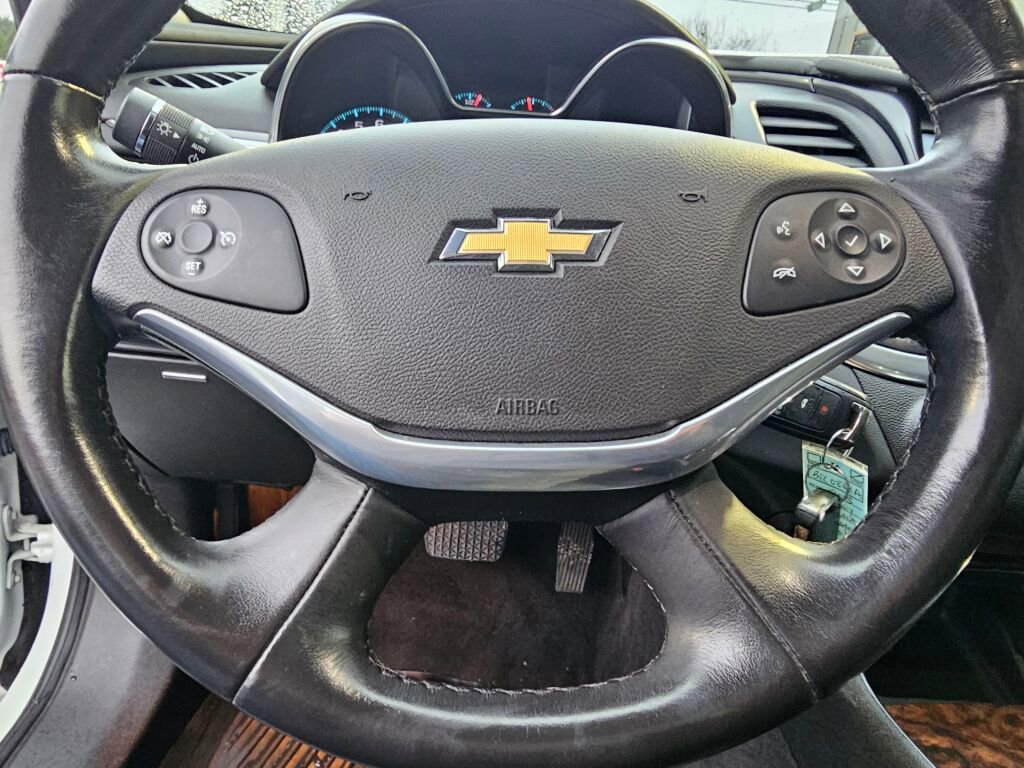 Used 2015 Chevrolet Impala LT FWD image 23