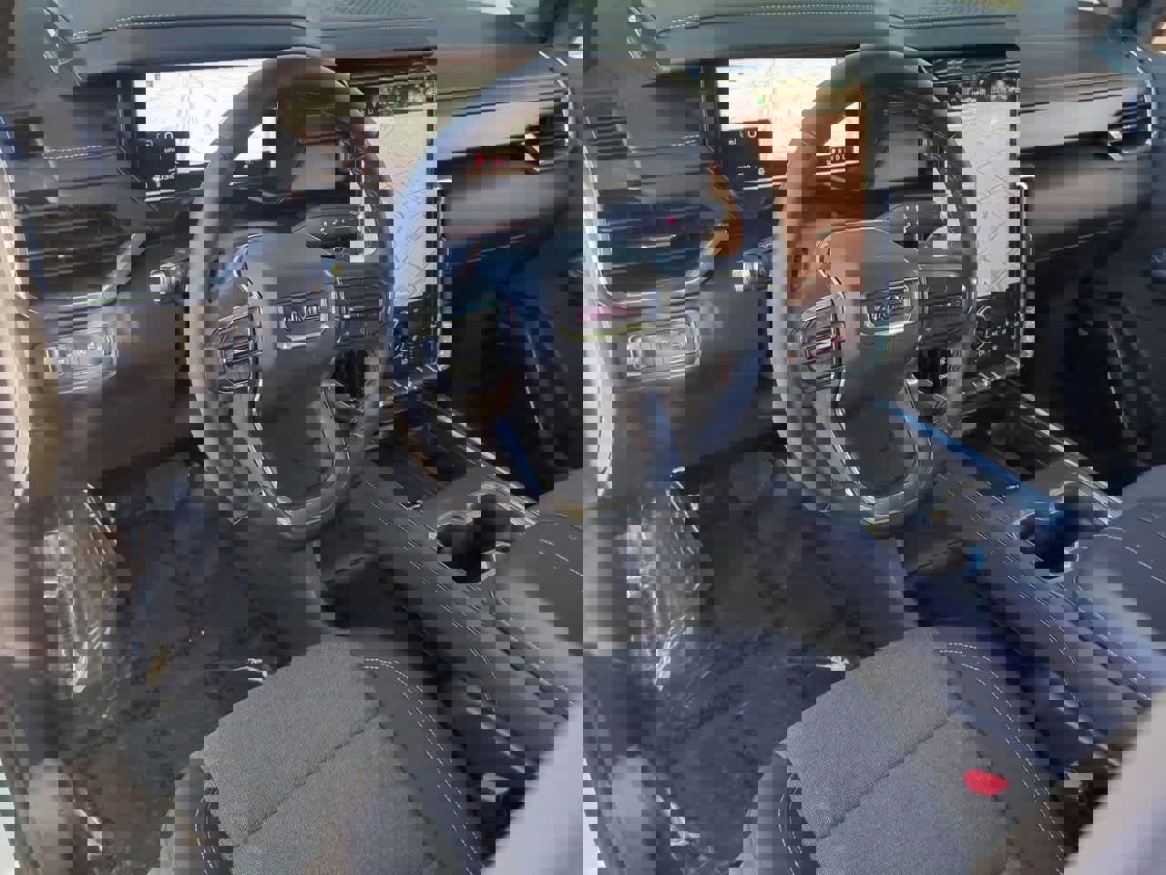 Used 2025 GMC Acadia Elevation image 10