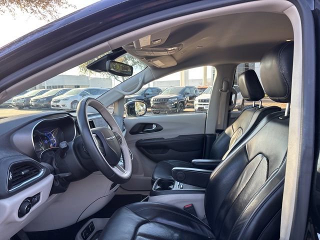 Used 2020 Chrysler Pacifica Limited w/ Advanced Safetytec Group image 9
