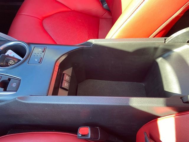 Used 2018 Toyota Camry XSE image 12