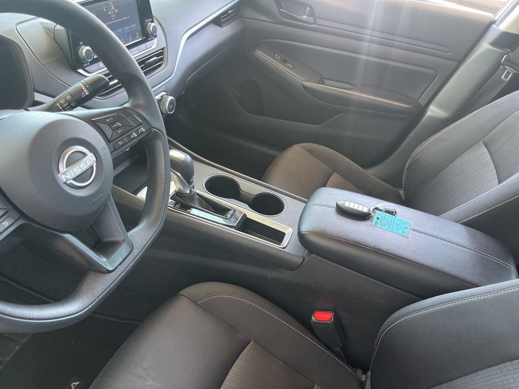 Used 2024 Nissan Altima 2.5 S FWD image 10