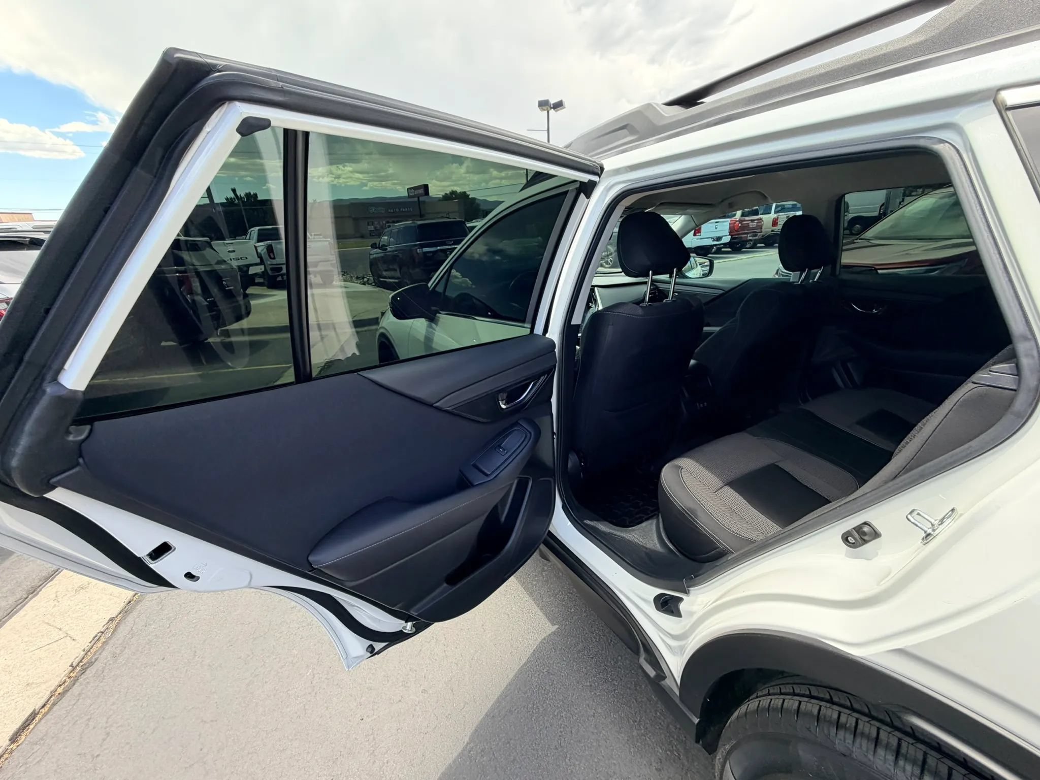Used 2021 Subaru Outback Premium w/ Popular Package #1 AWD/4WD image 18