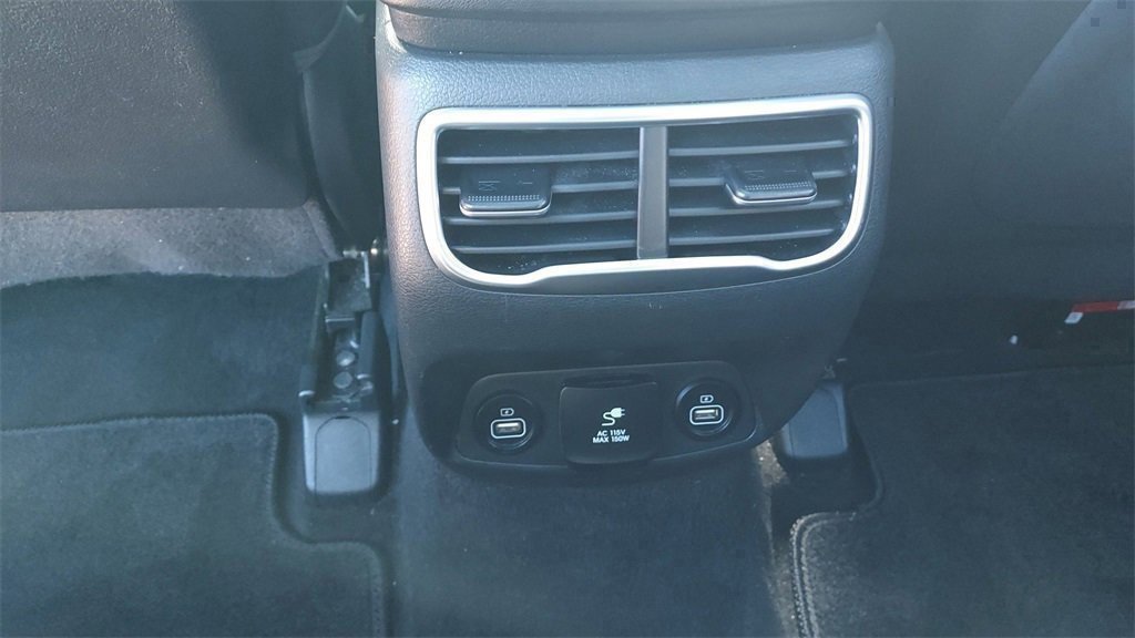 Used 2021 Hyundai Santa Fe Limited image 26