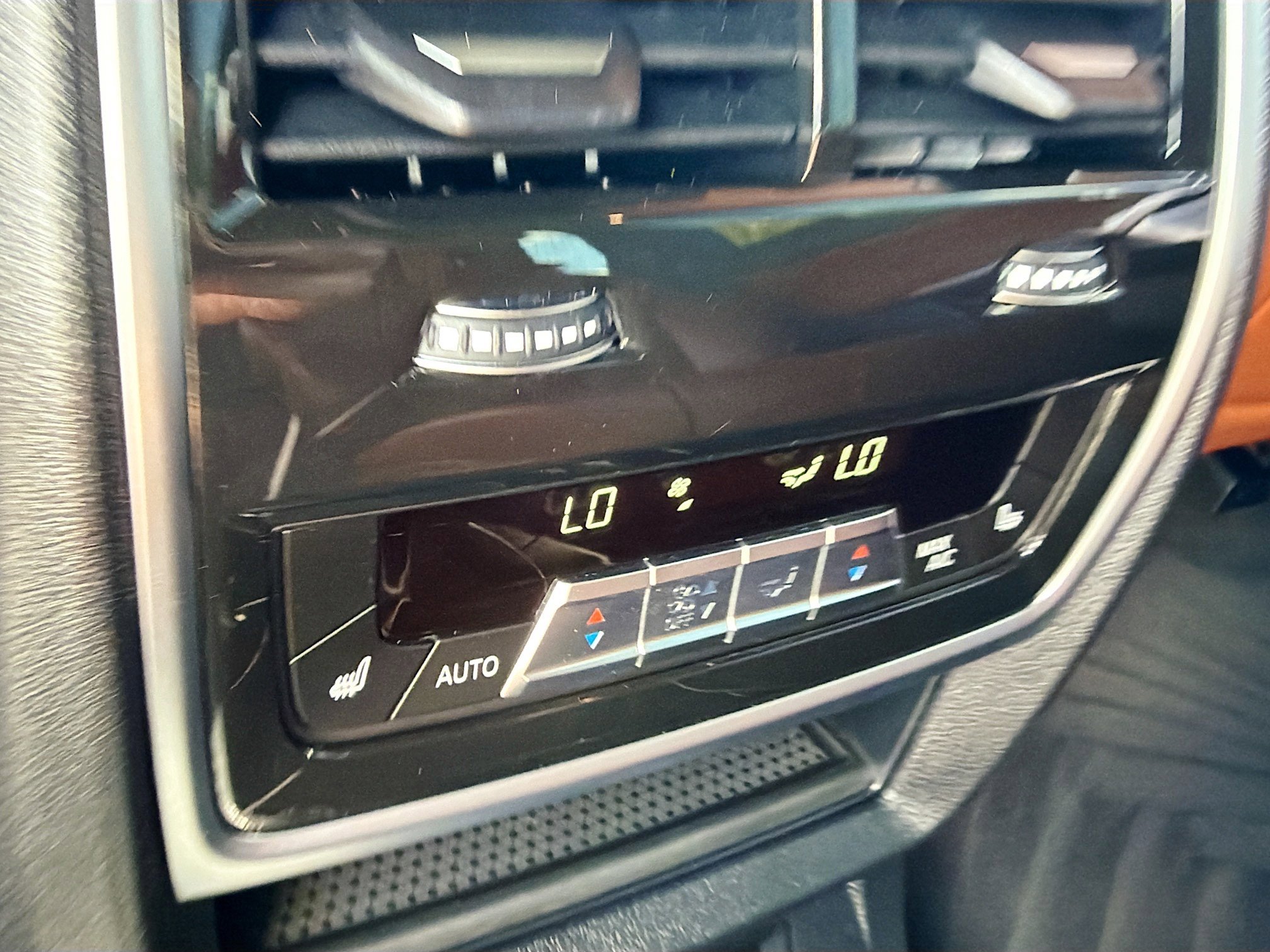 Used 2023 BMW X7 M60i w/ Executive Package image 21