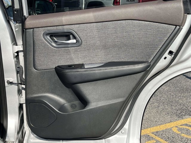 Used 2021 Nissan Rogue SV FWD image 22