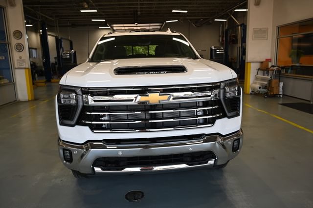 New 2026 Chevrolet Silverado 3500 LTZ w/ LTZ Plus Package AWD/4WD image 2