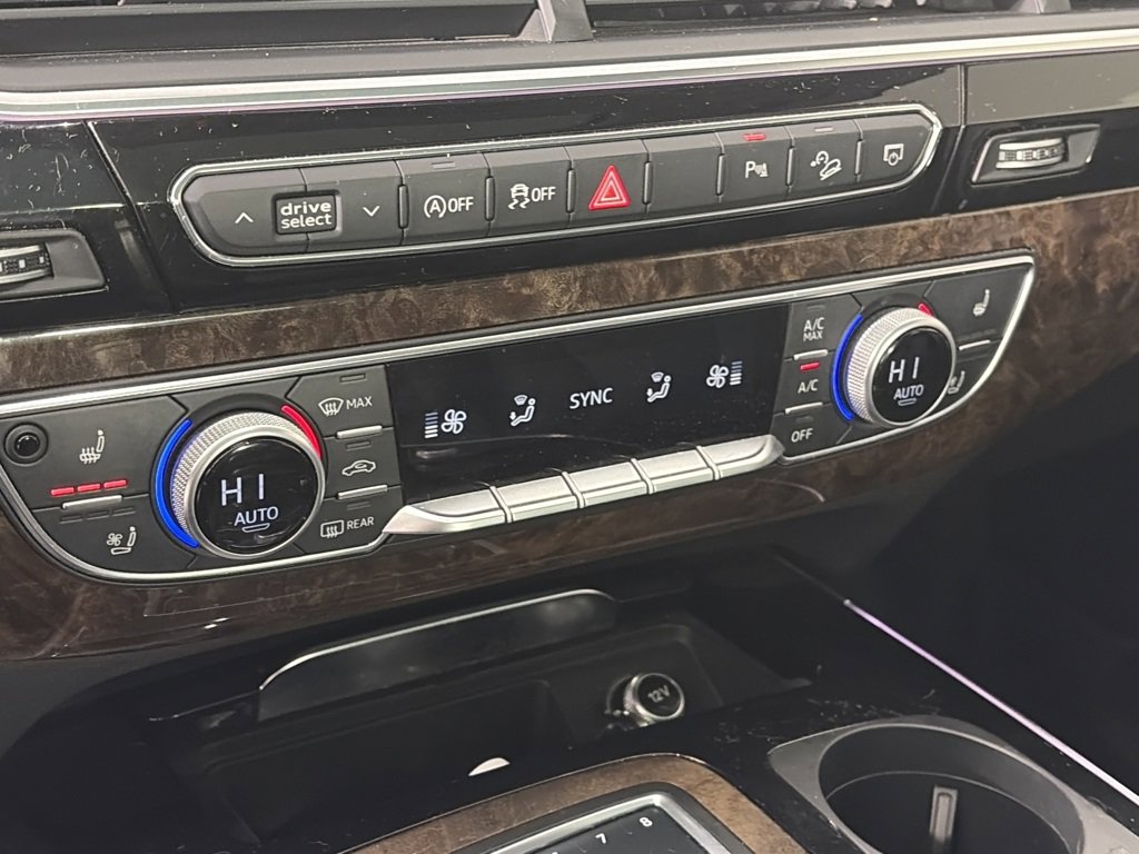 Used 2018 Audi Q7 3.0T Prestige image 21