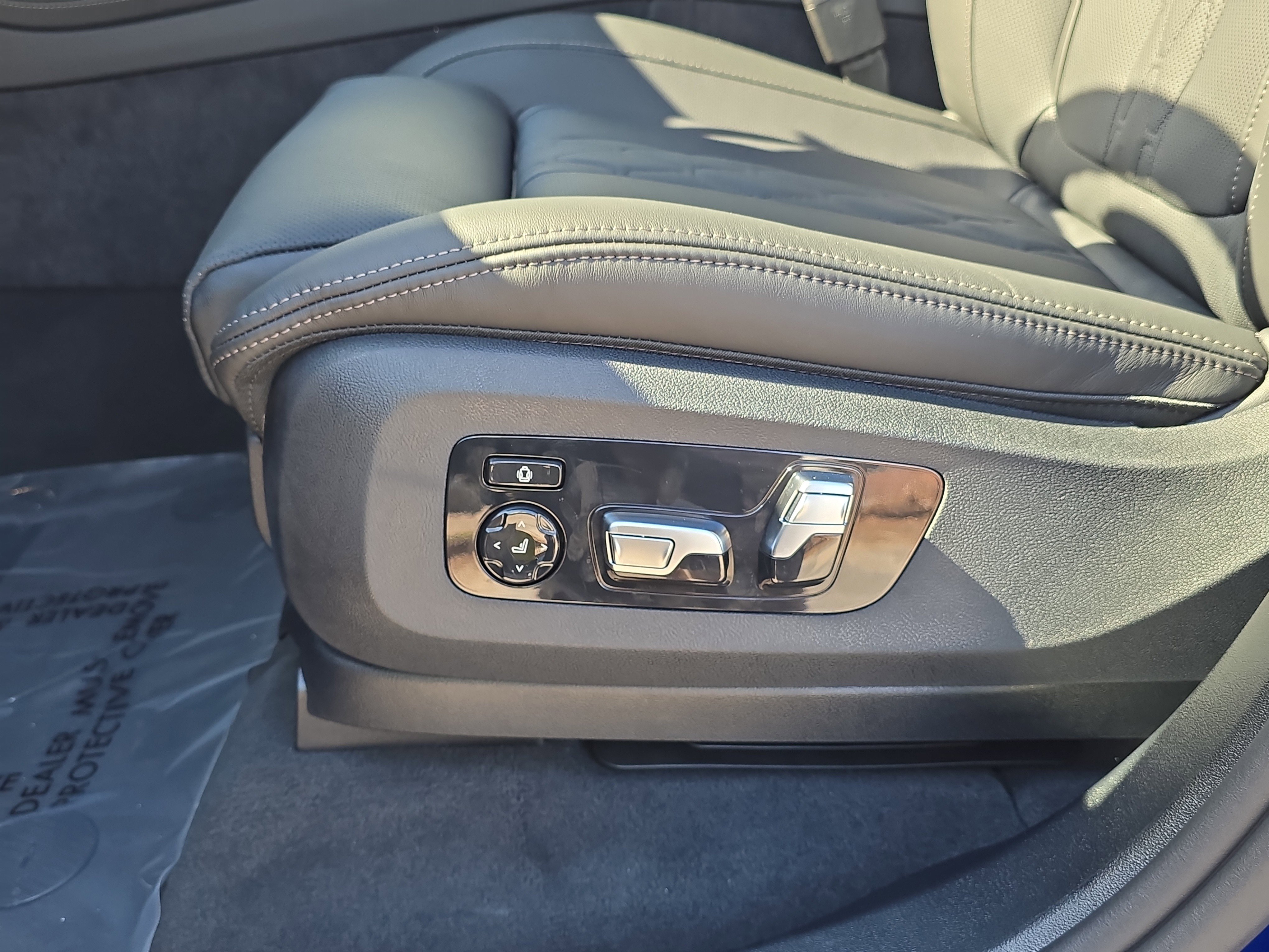 New 2026 BMW X7 M60i image 24