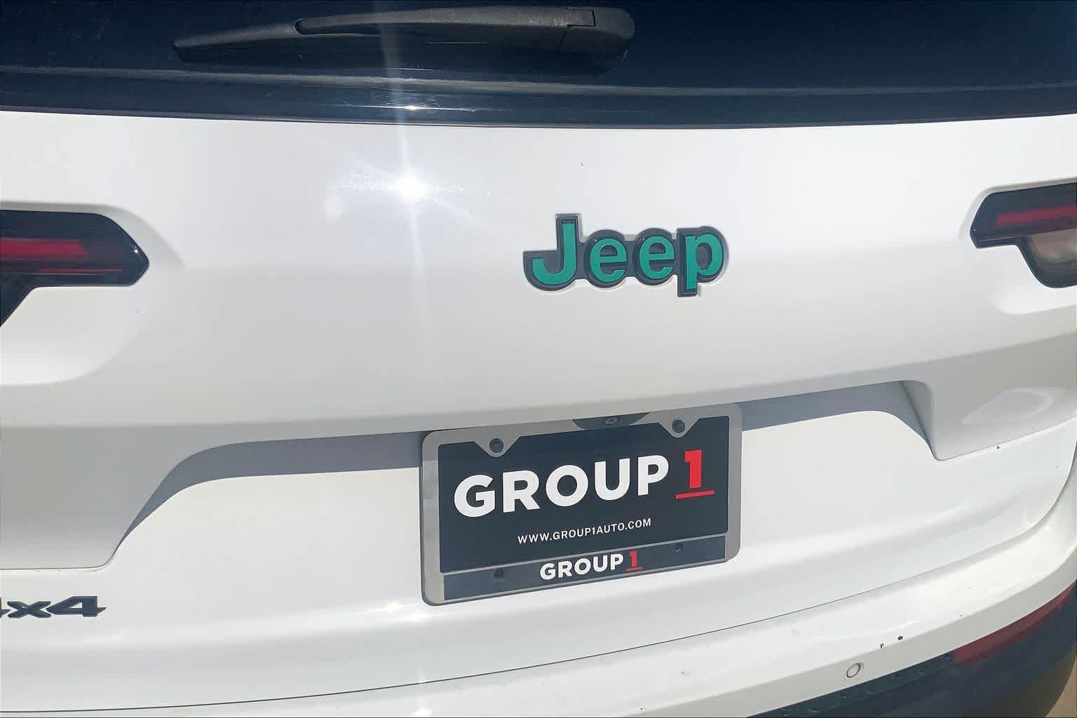 Used 2023 Jeep Grand Cherokee L Laredo AWD/4WD image 29