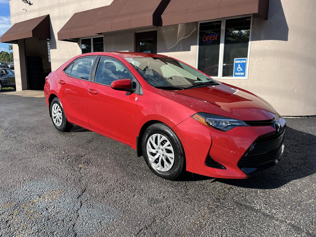 Used 2019 Toyota Corolla LE FWD image 5