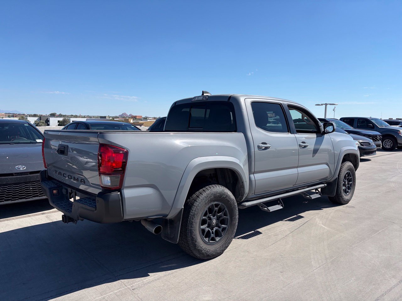 Used 2020 Toyota Tacoma SR5 RWD image 2