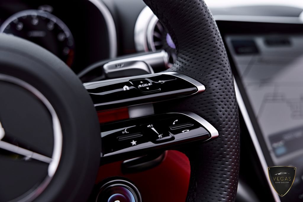 Used 2025 Mercedes-Benz SL 43 AMG w/ Driver Assistance Package image 70