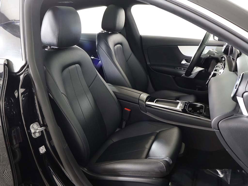 Used 2025 Mercedes-Benz CLA 250 4MATIC image 30