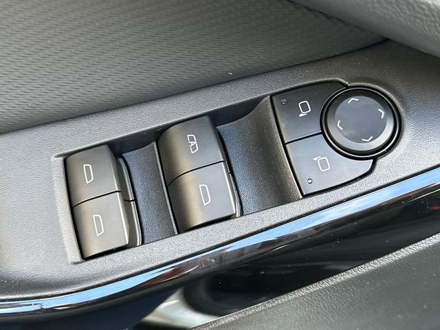 New 2026 Chevrolet Equinox LT w/ LPO, Floor Liner Package image 18