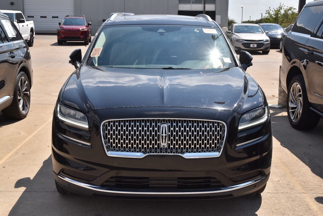 Used 2023 Lincoln Nautilus Reserve w/ Equipment Group 201A AWD/4WD image 3