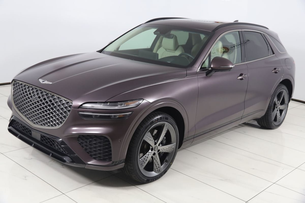 Used 2023 Genesis GV70 3.5T Sport w/ Sport Prestige Package AWD/4WD image 25