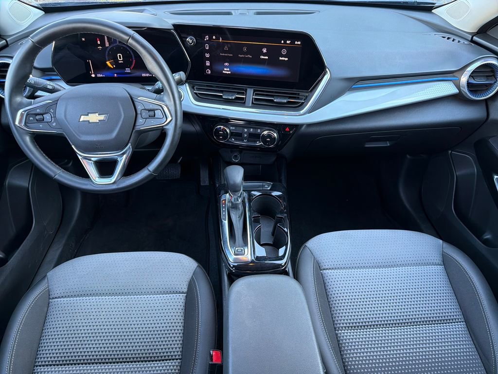 Used 2024 Chevrolet Trax LT w/ Driver Confidence Package image 11