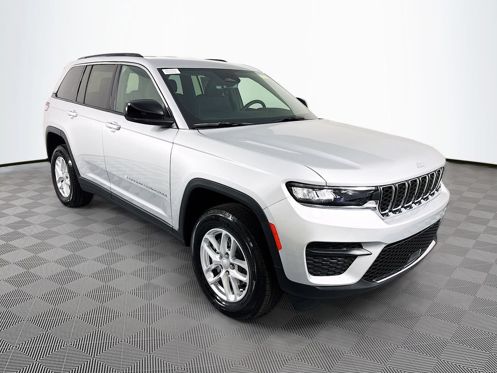 New 2026 Jeep Grand Cherokee Laredo AWD/4WD image 1