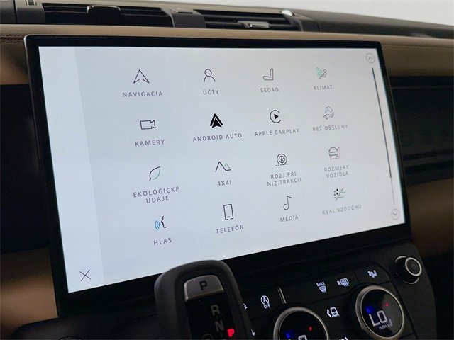 New 2026 Land Rover Defender 130 X-Dynamic SE image 15