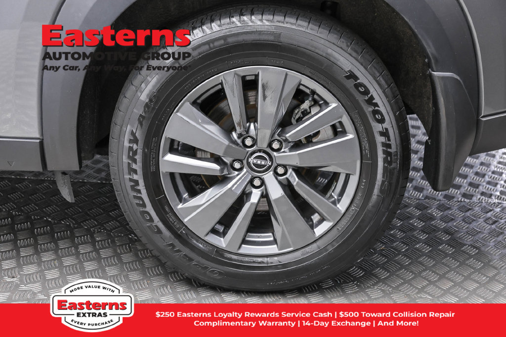 Used 2024 Nissan Pathfinder S AWD/4WD image 9
