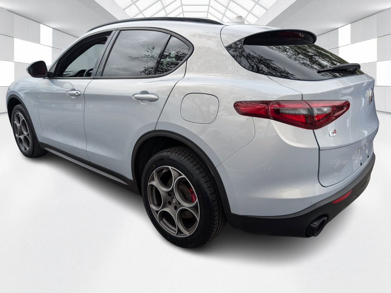Used 2022 Alfa Romeo Stelvio Sprint image 5