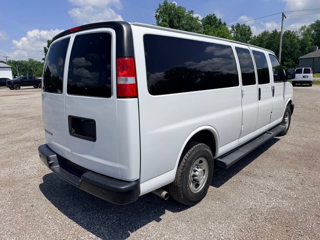 Used 2022 Chevrolet Express 3500 LS RWD image 7