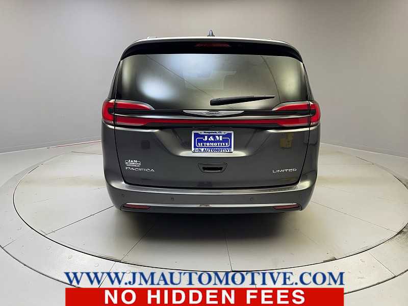 Used 2023 Chrysler Pacifica Limited image 4