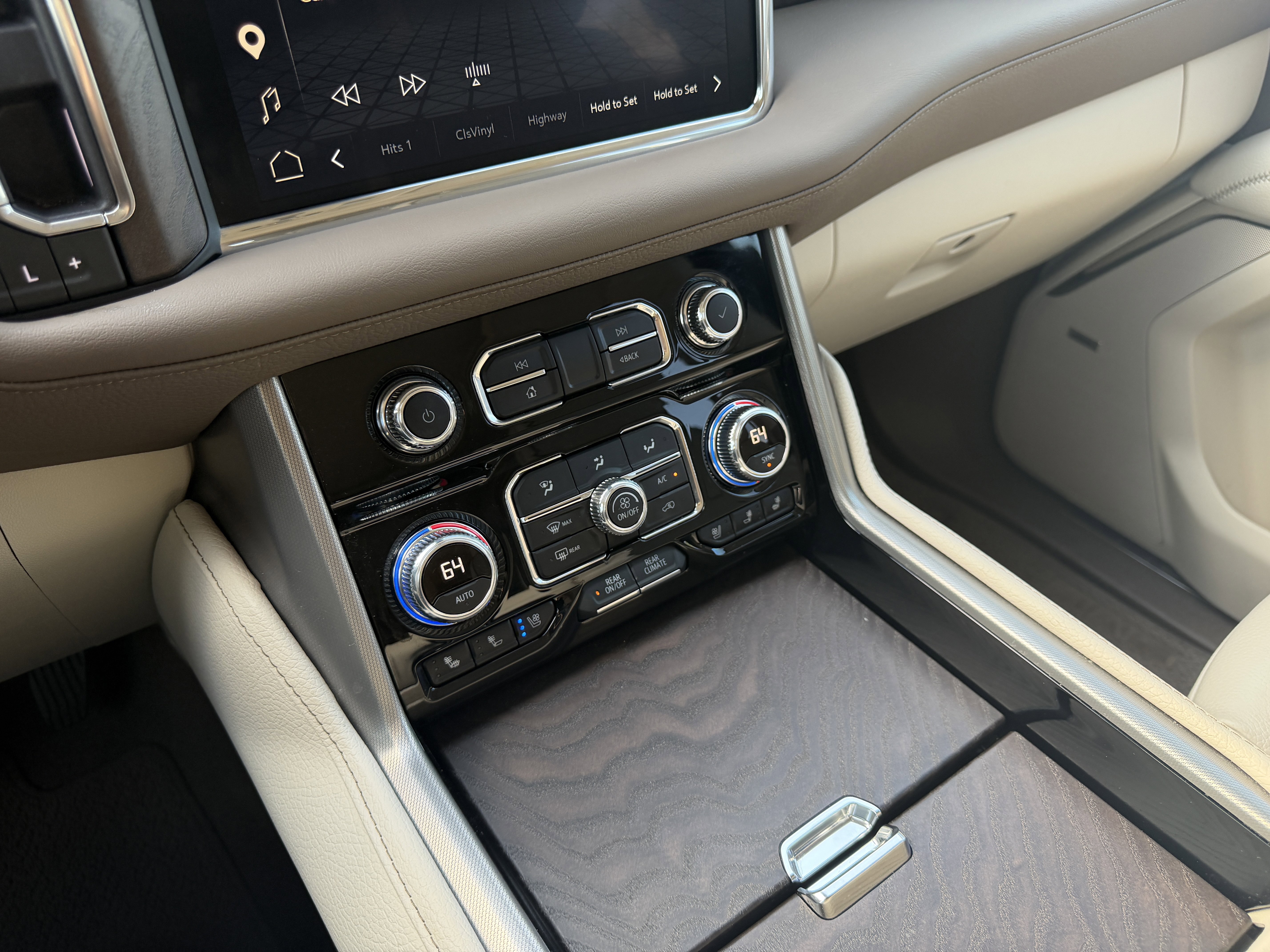 Used 2024 GMC Yukon Denali image 36